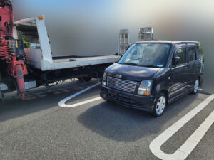 福岡県 パチンコ店駐車場での放置車両の撤去