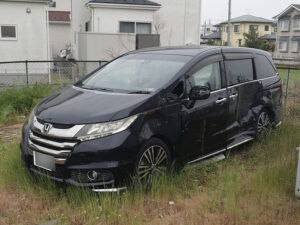 宮城県仙台市にある月極駐車場での放置車両の撤去